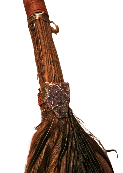24-Inch Cinnamon Witch’s Broom – Thorn & Thimble