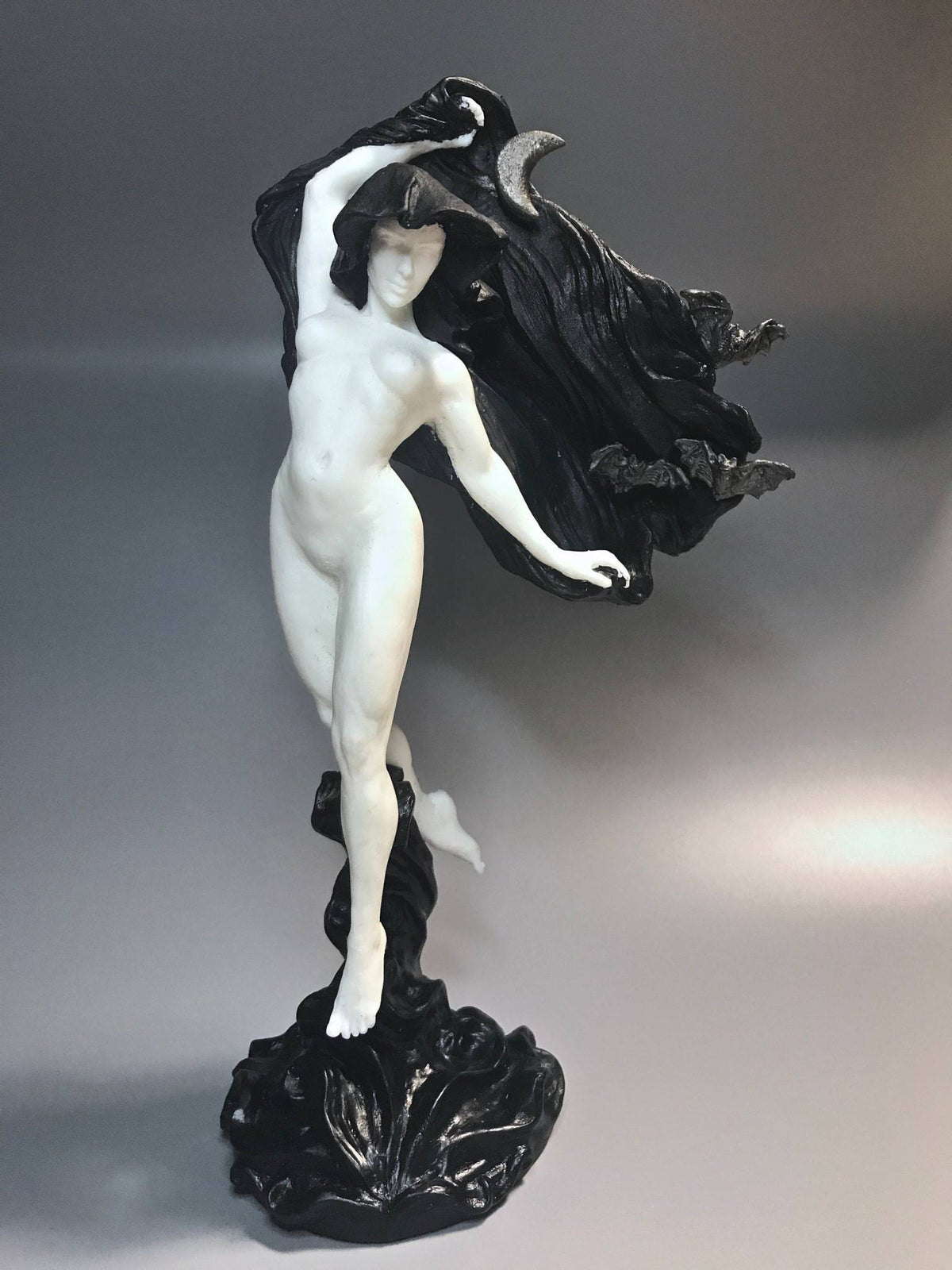 Nyx Goddess of the Night Statue, Black & White Finish – 12.5 Inch – Thorn & Thimble