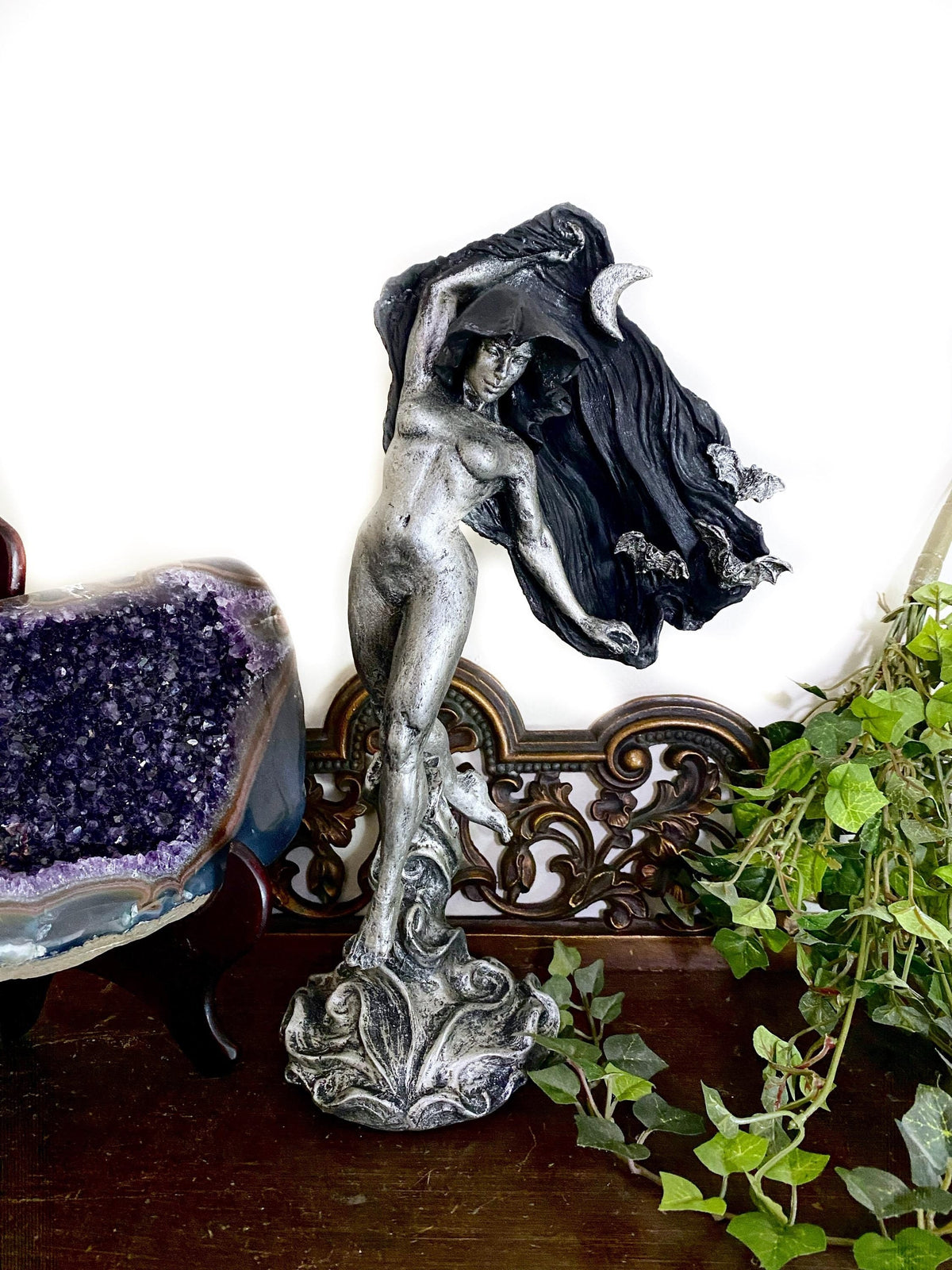 Nyx Goddess of the Night Statue – Thorn & Thimble