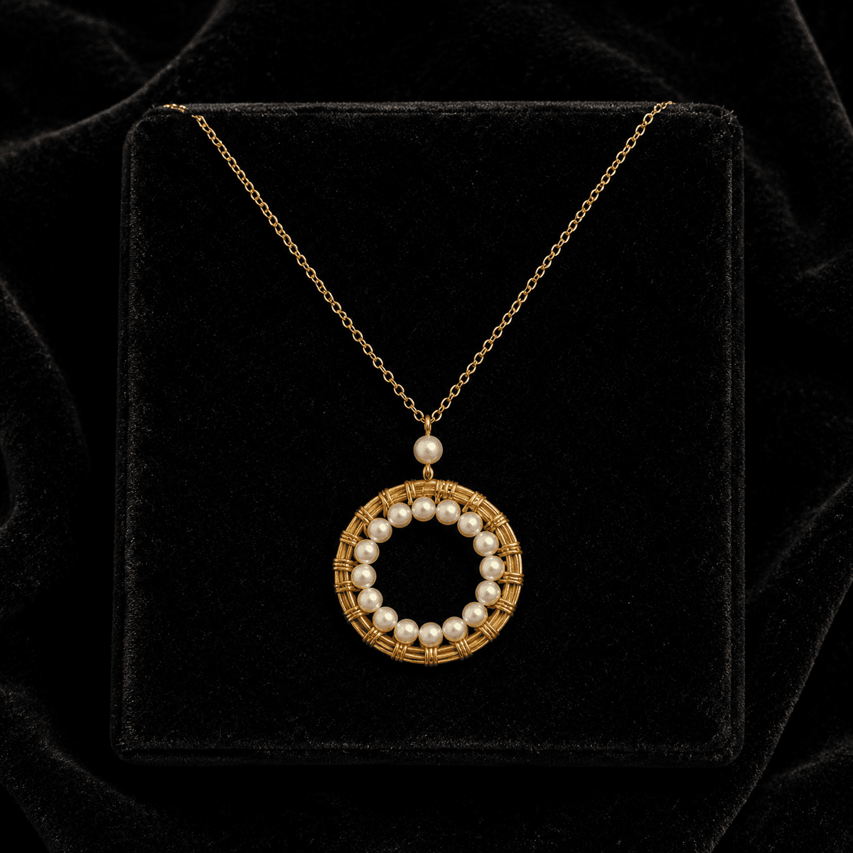 Pearl, Labradorite or Black Spinel Mini Halo Pendant – Thorn & Thimble