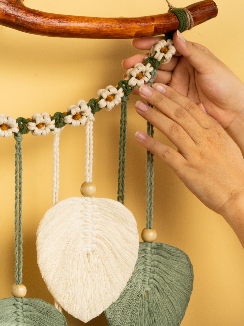 Coda Green Macrame Leaves with Flower Tassel