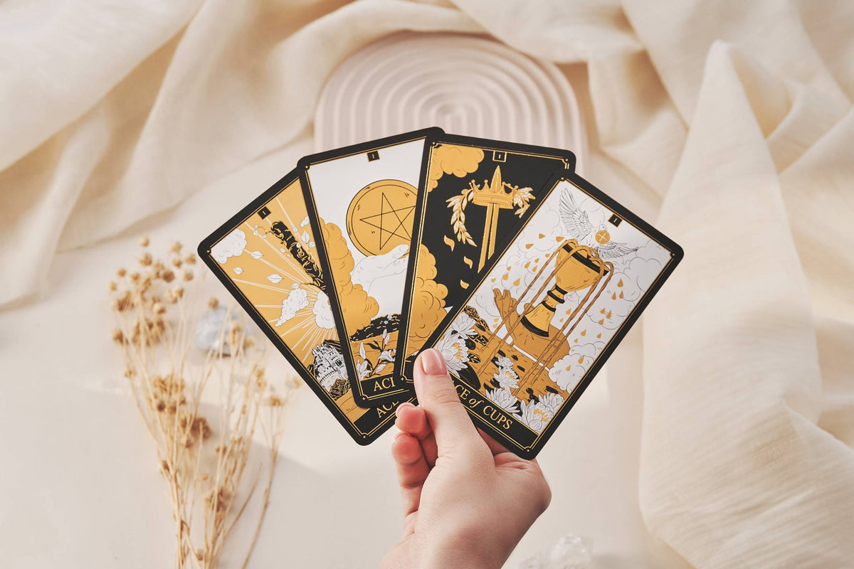 Gold Tarot – Thorn & Thimble