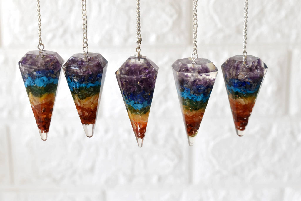 Seven-Chakra Crystal Pendulum – Thorn & Thimble