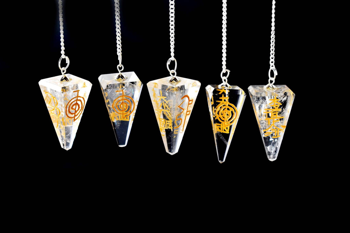 Crystal Quartz Pendulum (Meditation and Channeling) – Thorn & Thimble