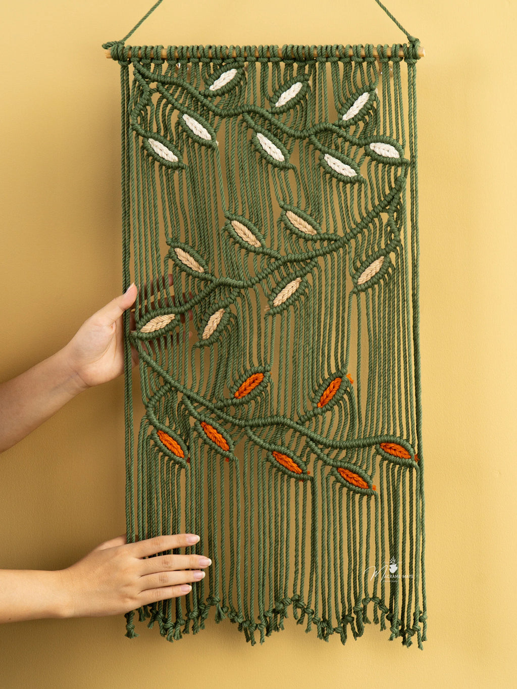 Vela Green Macrame Leaves