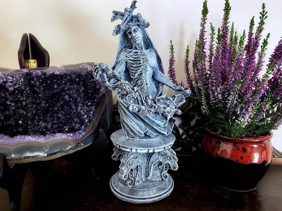 Hel Goddess of the Underworld Bust – 10 Inch – Thorn & Thimble