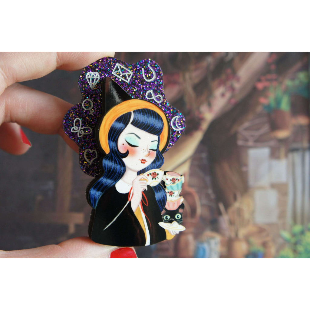 Witch Reading Tasseomancy Brooch by Laliblue