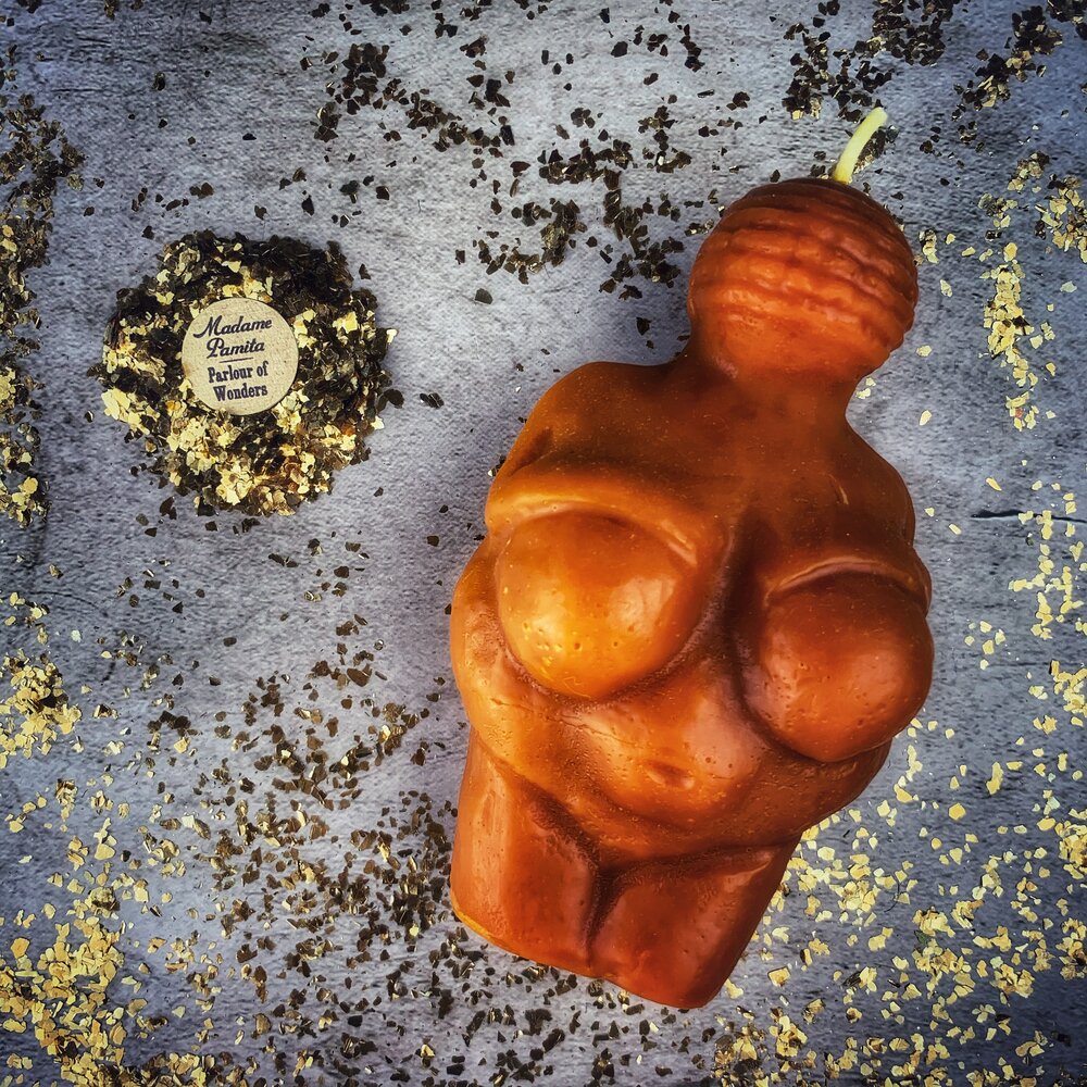Goddess of Willendorf Candle Spell Kit – Feminine Power & Fertility Magic – Thorn & Thimble