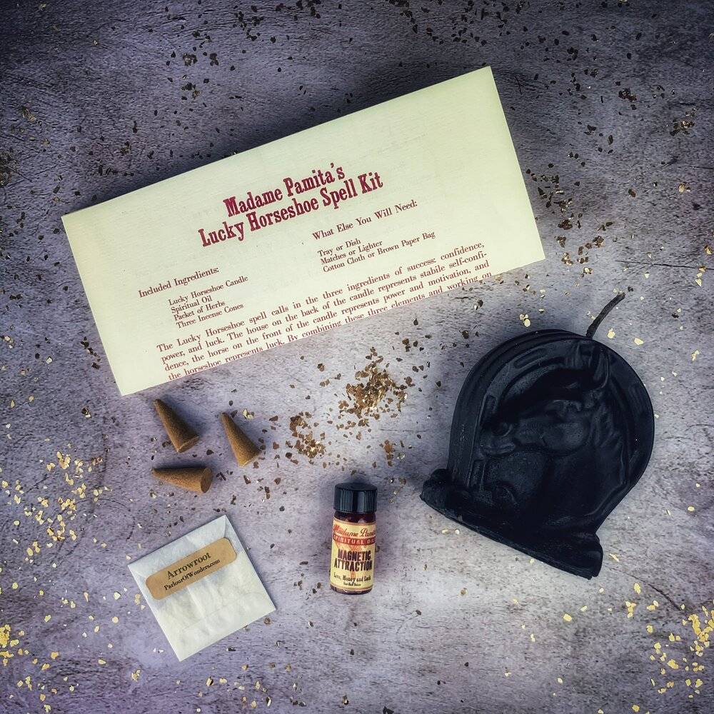 Lucky Horseshoe Candle Spell Kit – Thorn & Thimble