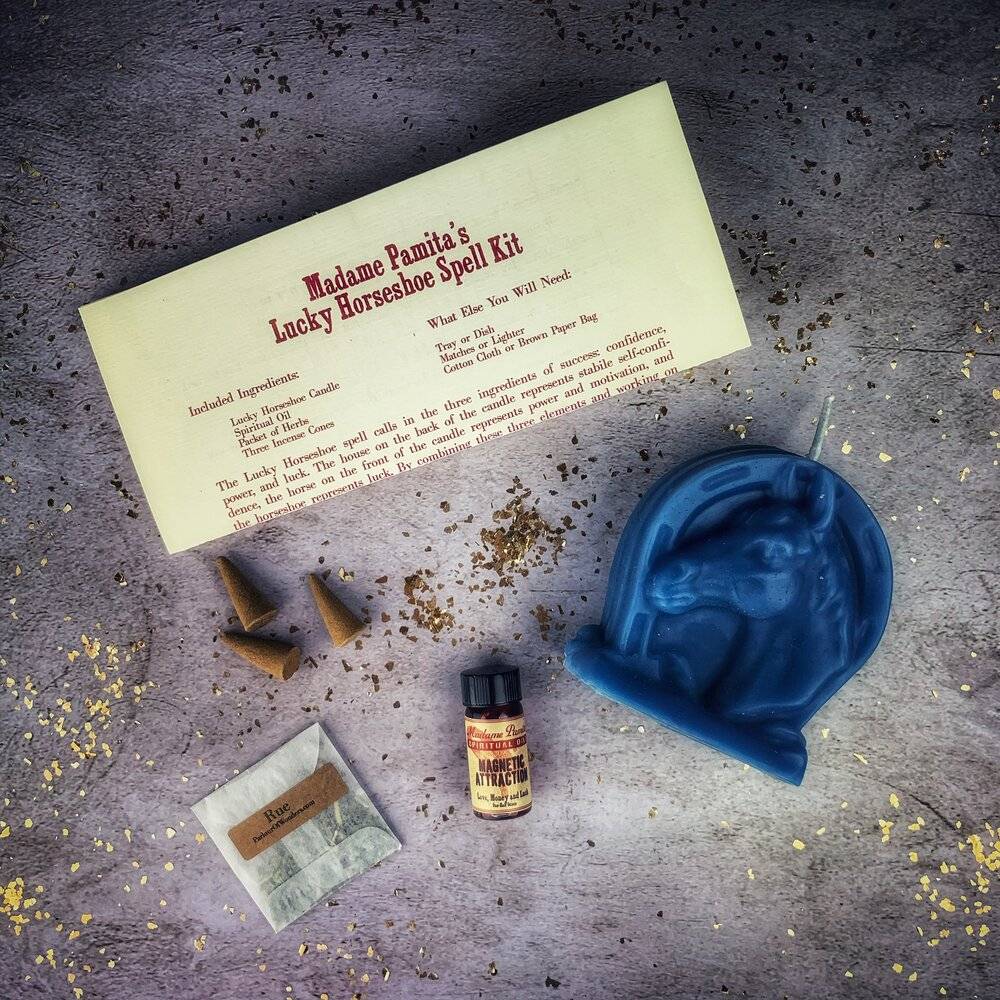 Lucky Horseshoe Candle Spell Kit – Thorn & Thimble