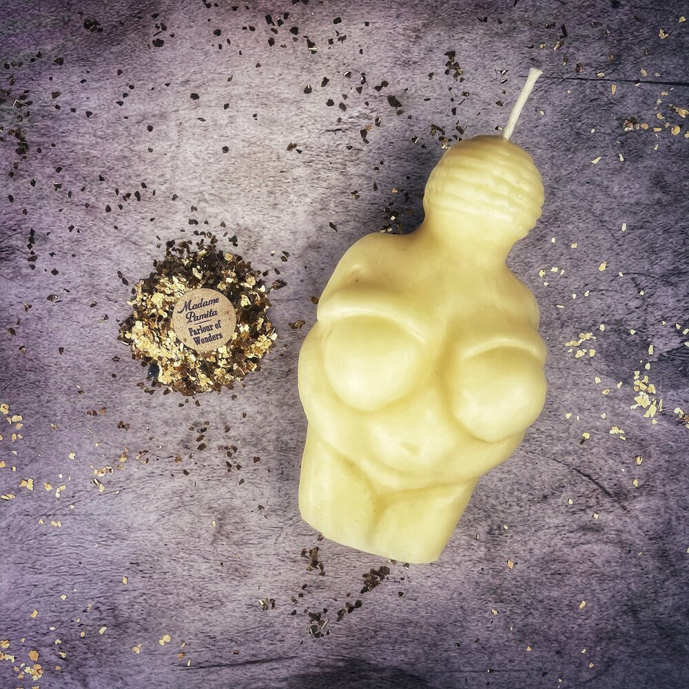 Goddess of Willendorf Candle Spell Kit – Feminine Power & Fertility Magic – Thorn & Thimble
